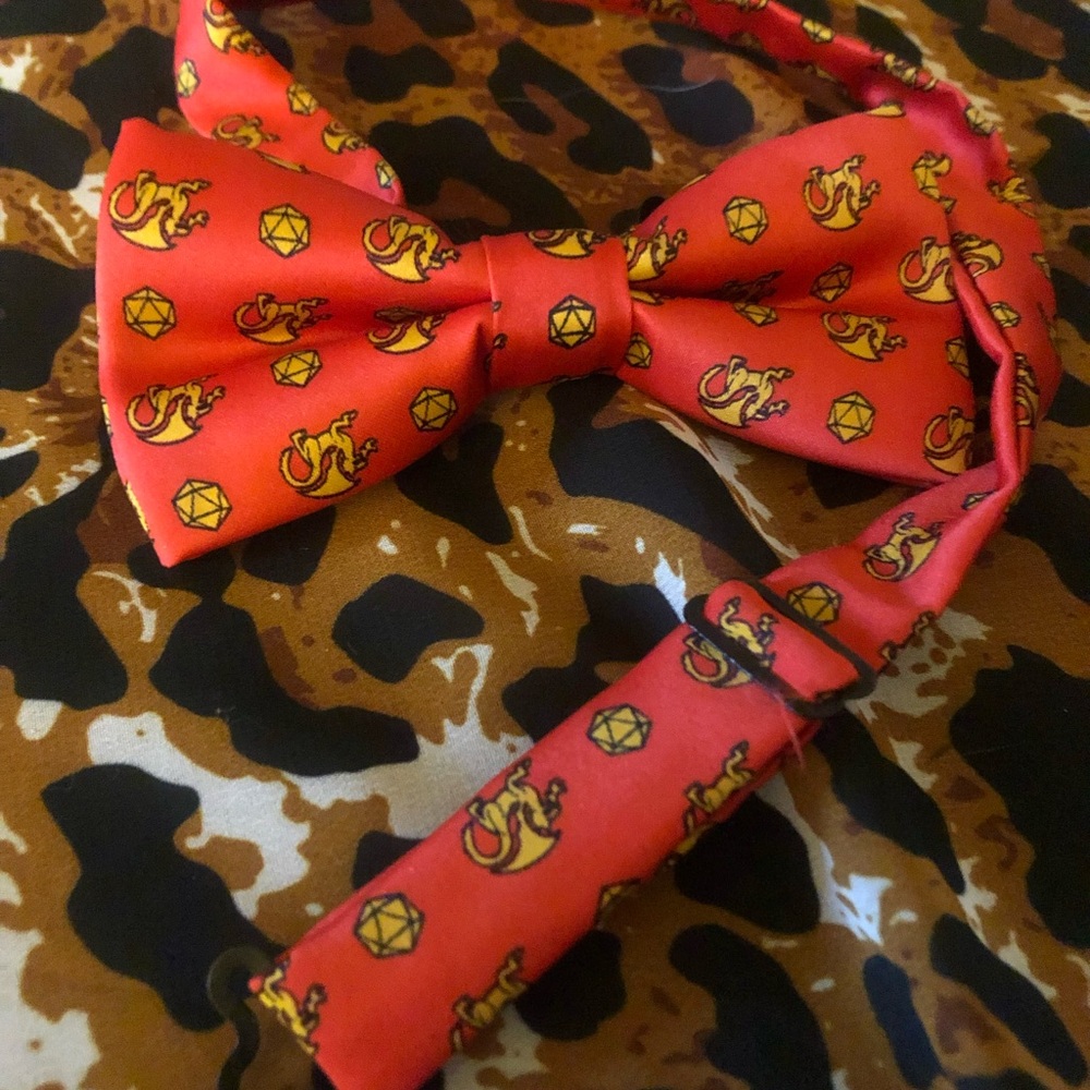 Dungeons and dragons bow tie loot crate